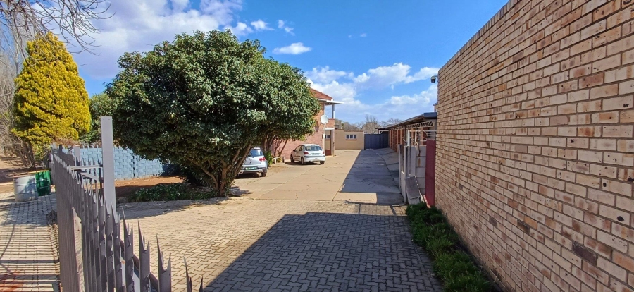 1 Bedroom Property for Sale in Wilkoppies North West